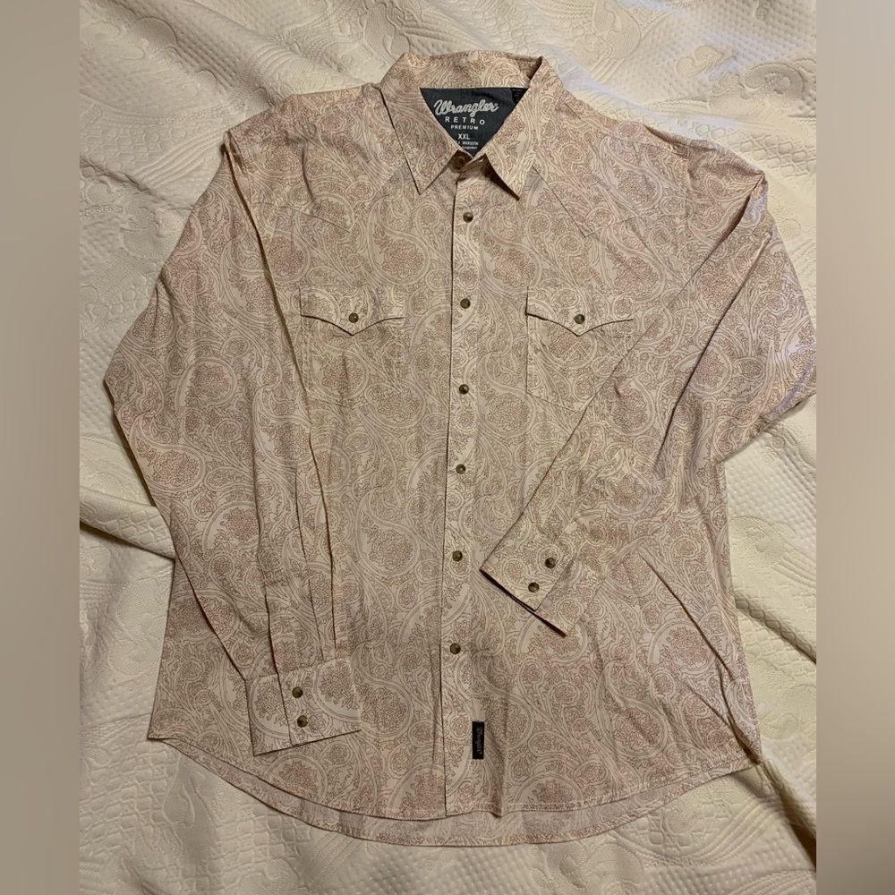 NWOT- Wrangler Retro Premium men’s Button Down long sleeve Western style shirt